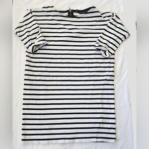 Topshop PETITE Black and White Striped Knit Top (sz 2)